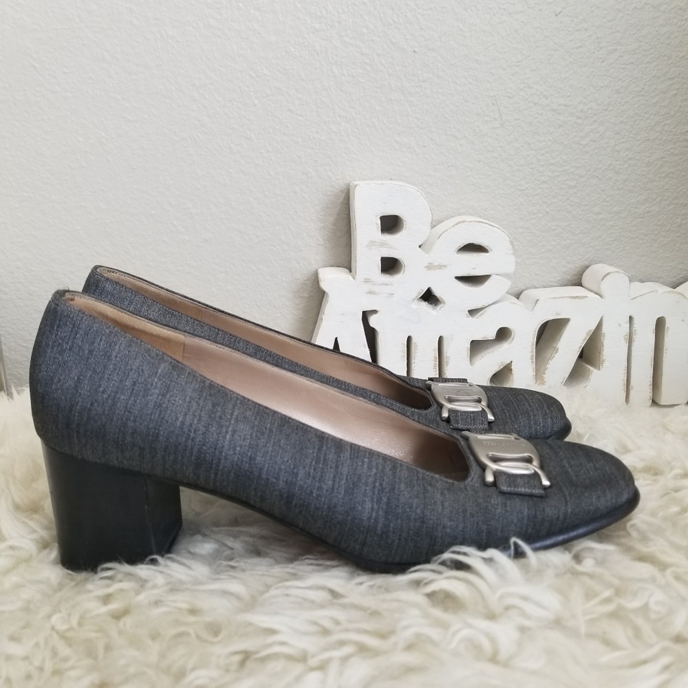 Salvatore Ferragamo Gray Heels with Sophisticated Design - Picture 4 of 13